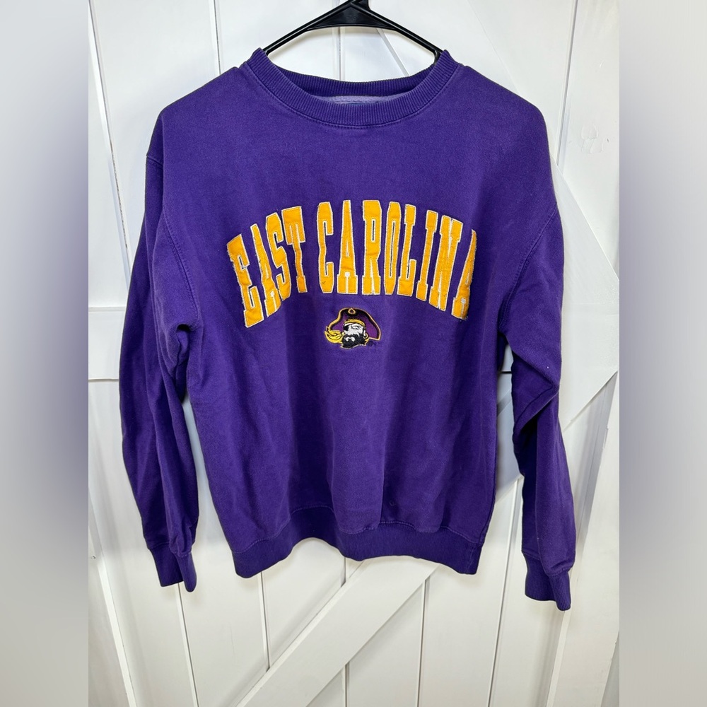 EAST CAROLINA PIRATES PURPLE SWEATSHIRT OLD VARSITY BRAND. PRE 2014 LOGO. SIZE S